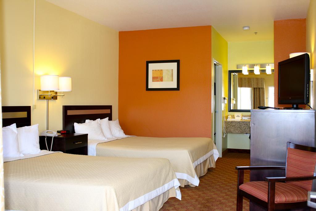 Days Inn By Wyndham Globe Exterior photo